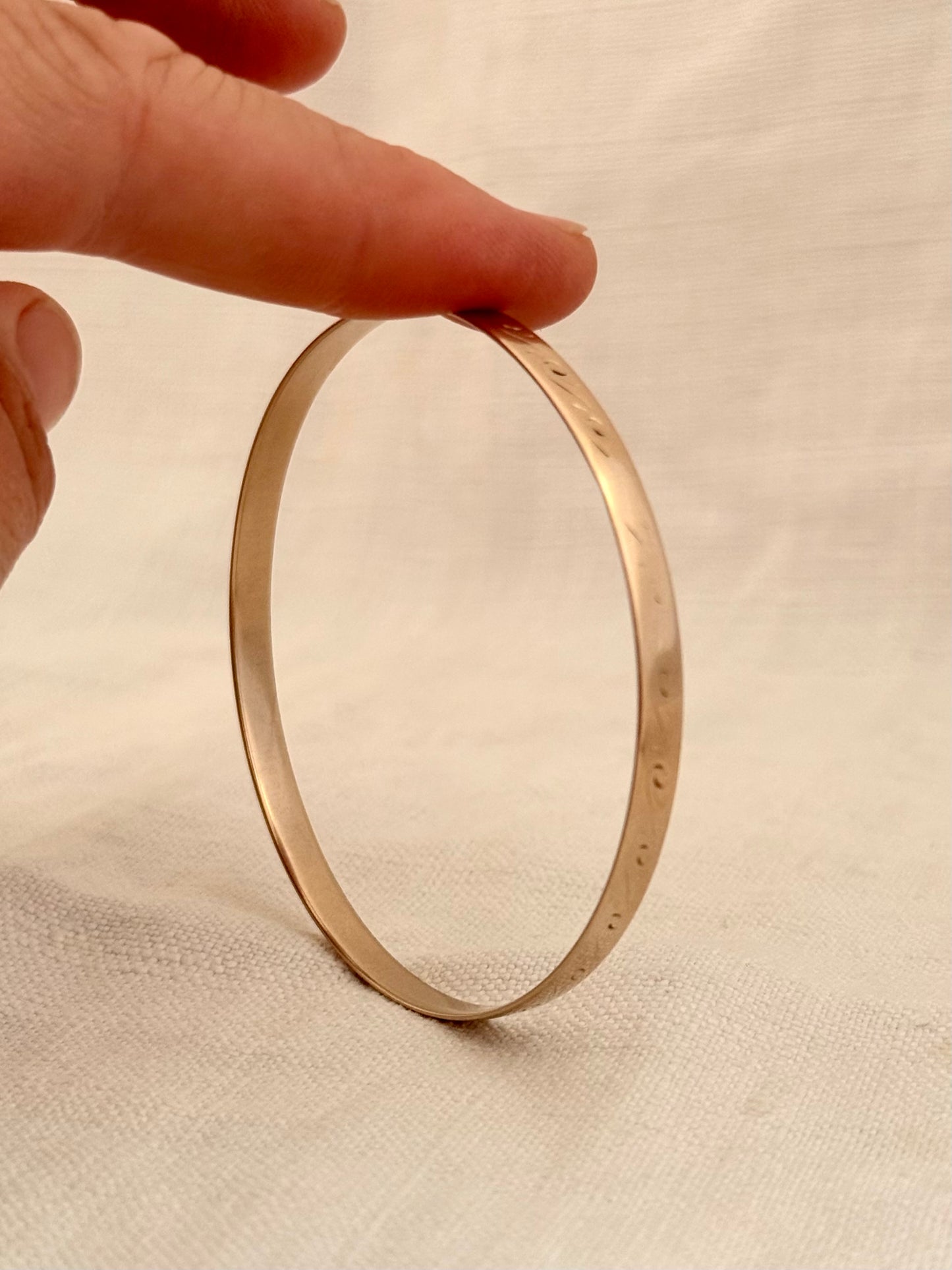 .375 .9ct gold antique vintage hand engraved solid yellow gold stack bangle