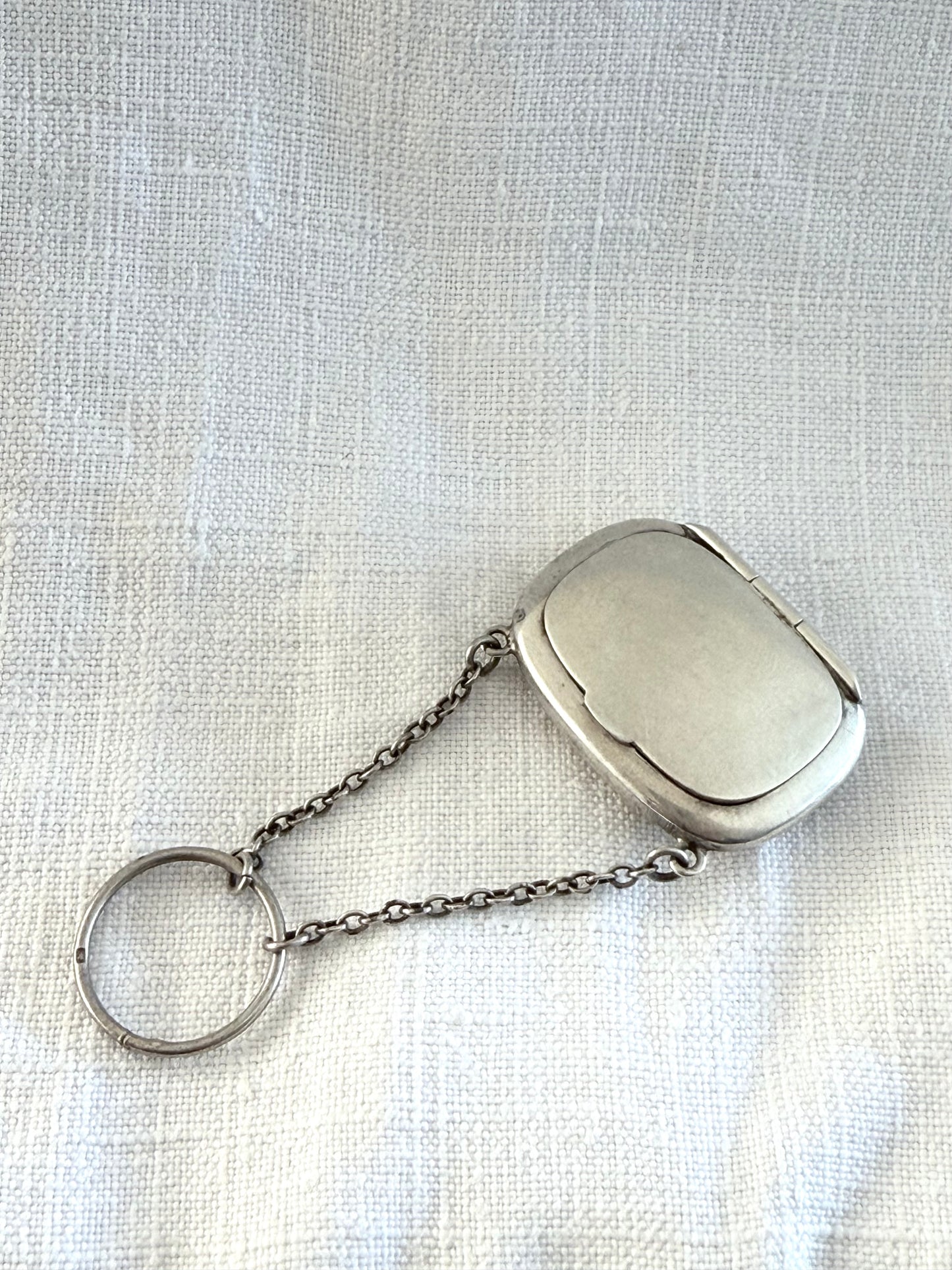 .1917 .925 antique hallmarked silver rectangular powder compact case on finger chain vanity locket
