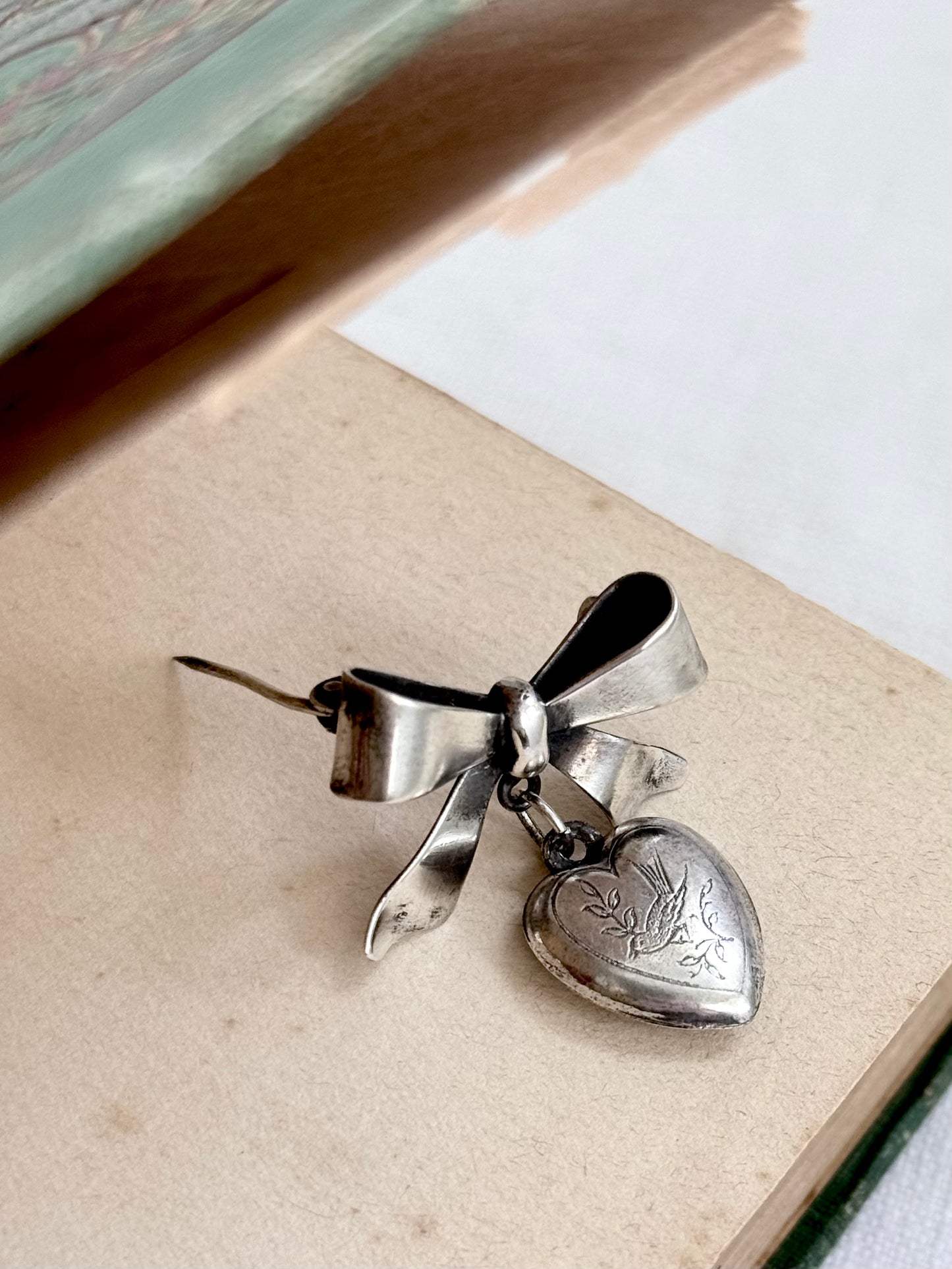 .1940s .1950s .925 Sweetheart heart and bow Swallow sentiment love token brooch