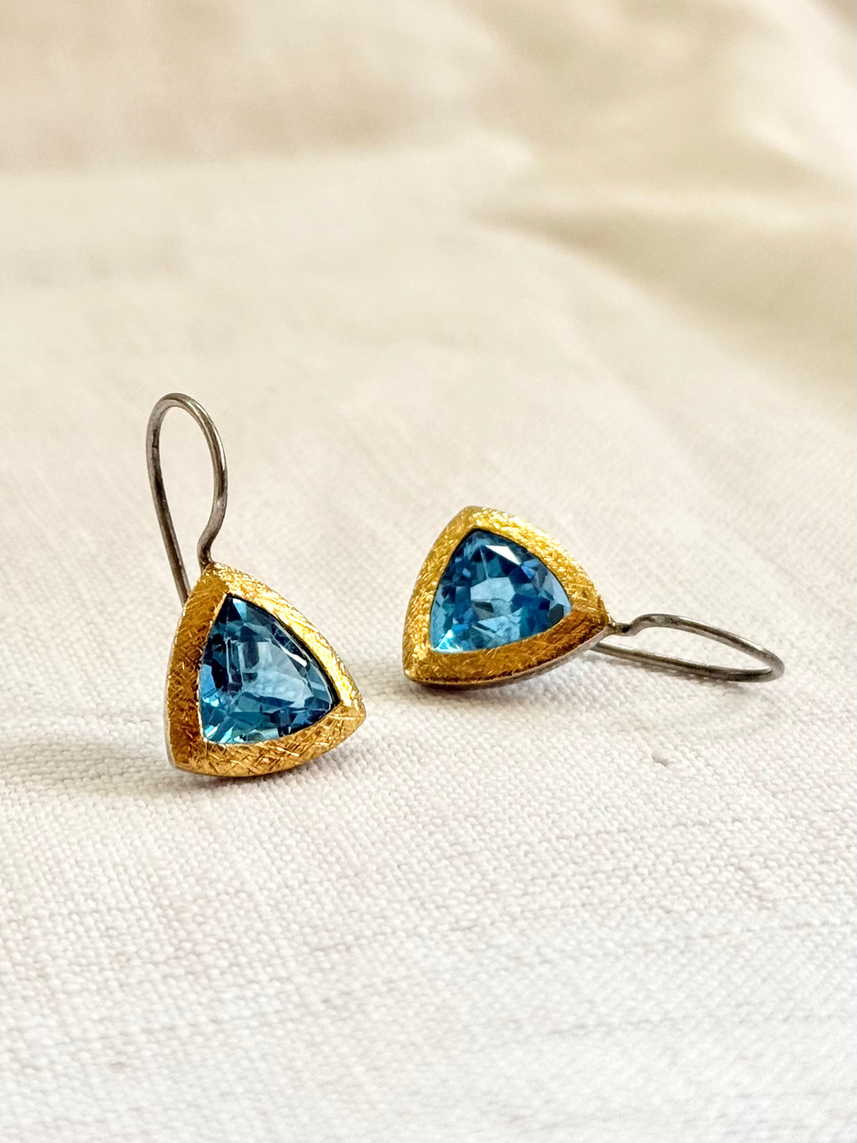 .24k yellow gold 925 silver ANPA artisan made Swiss Blue Topaz Trillion gold silver studio made drop dangle earrings