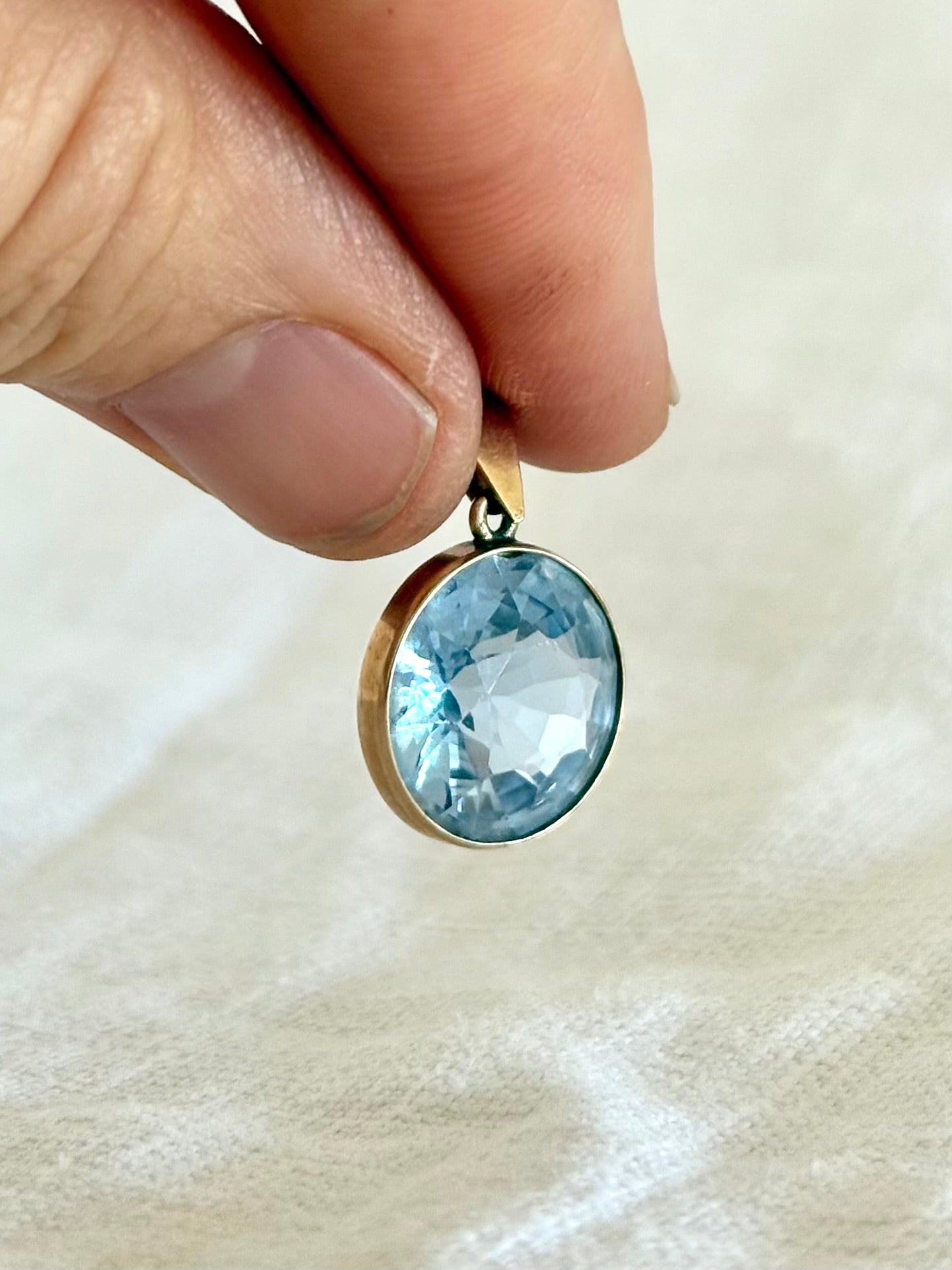 .375 6.94ct Aquamarine Bezel set modernist gold pendant
