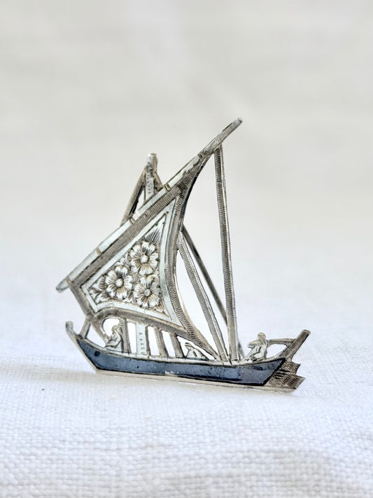 .1950s .925 Niello enamel floral engraved sailing boat brooch