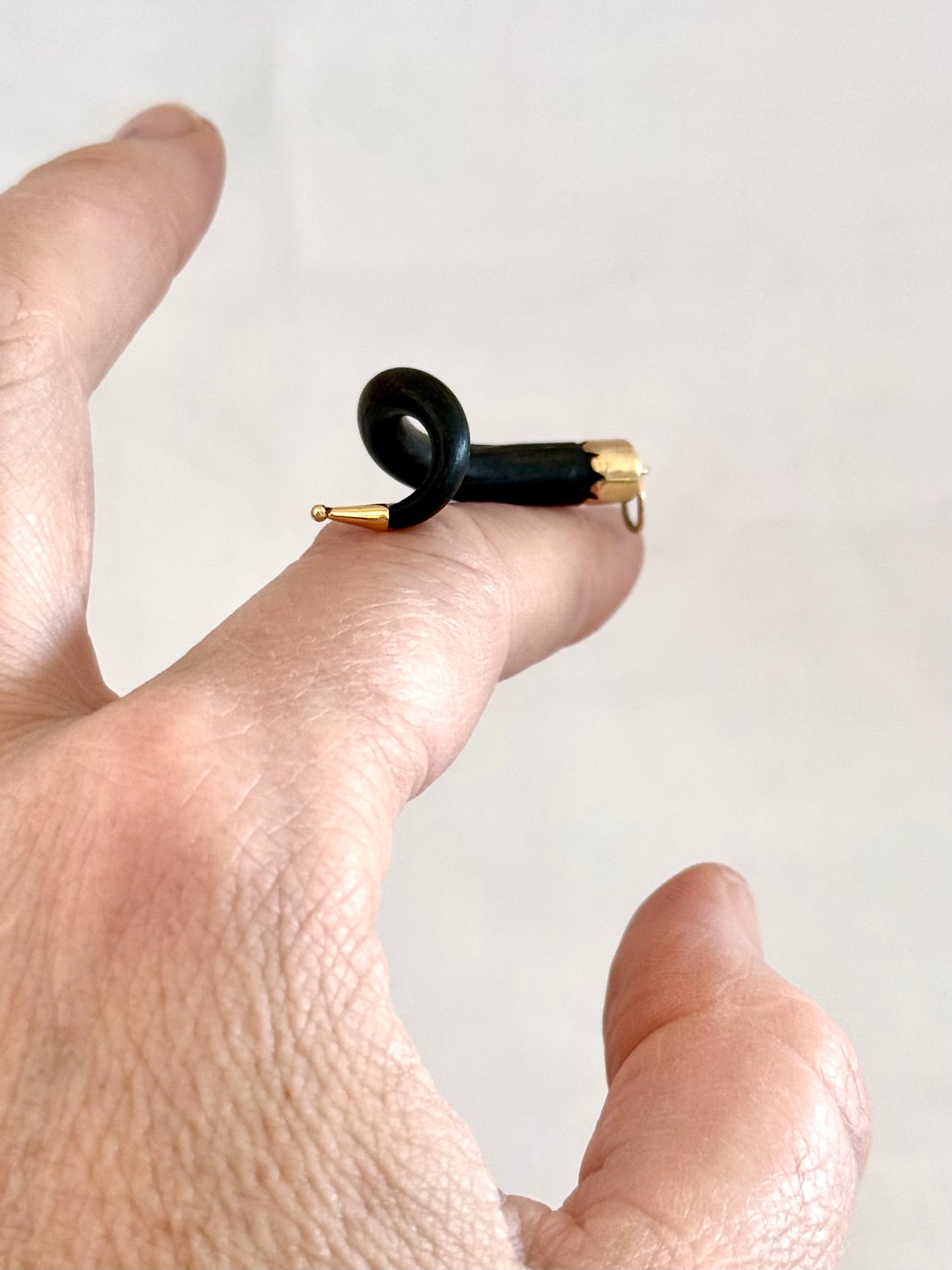 .14ct .1880s .1920s .585 gold and natural spiral twist horn amulet pendant