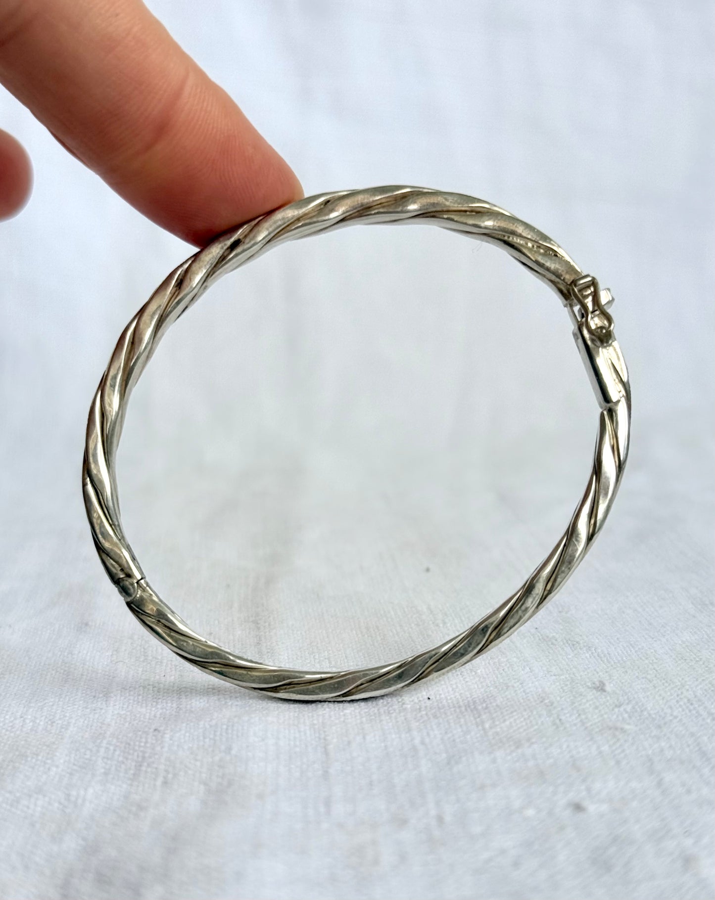 .1960s .1970s .925 solid sterling silver woven rope weave silver textured modernist clasp bangle