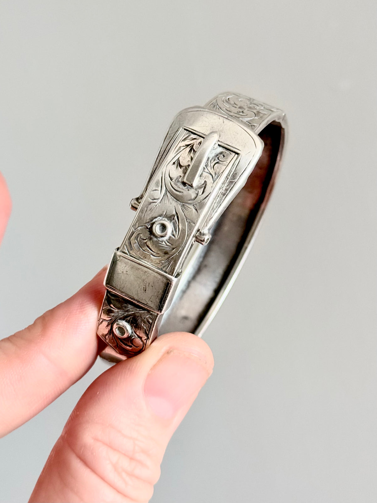 .1957 .925 Chester hallmarked silver Buckle symbolism rare Victorian revival silver clasp cuff sterling silver bangle
