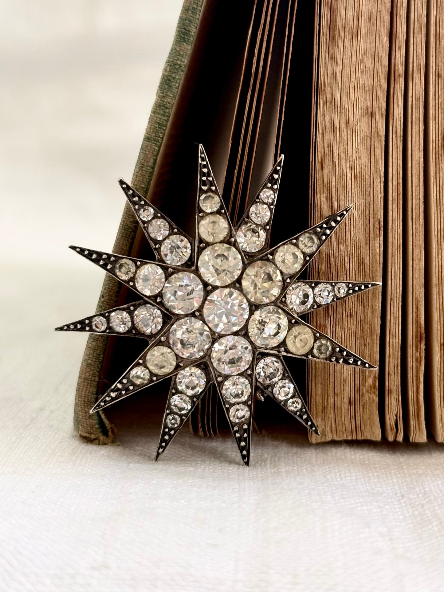 .1880s .1900s antique .900 silver Victorian Edwardian large Celestial starburst star bright hand cut paste gemstone true antique celestial star brooch