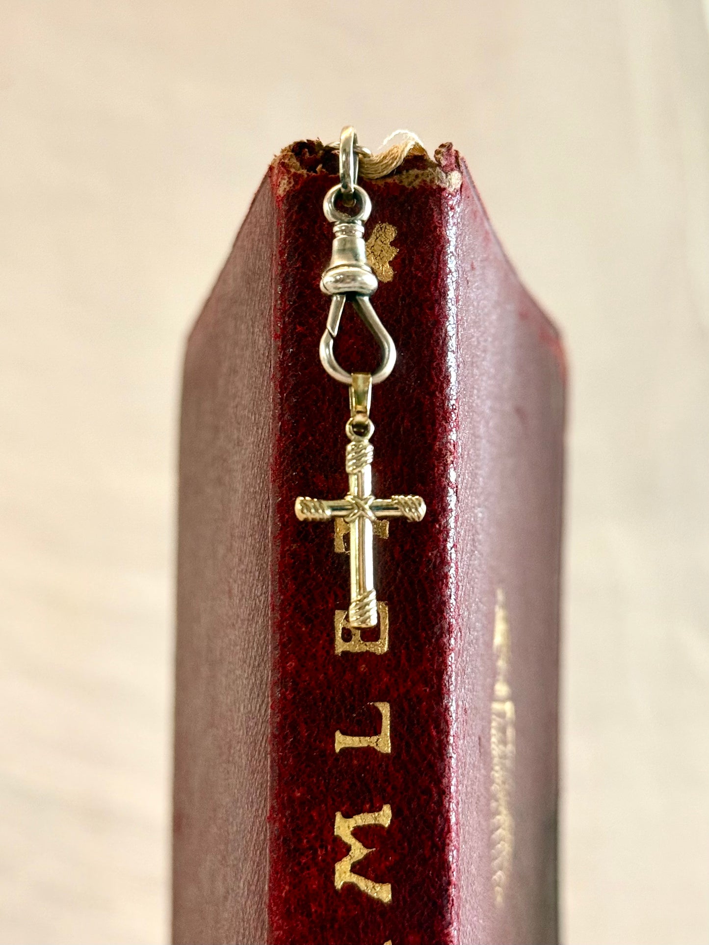 .375 cross pendant 9ct yellow gold faith token pendant