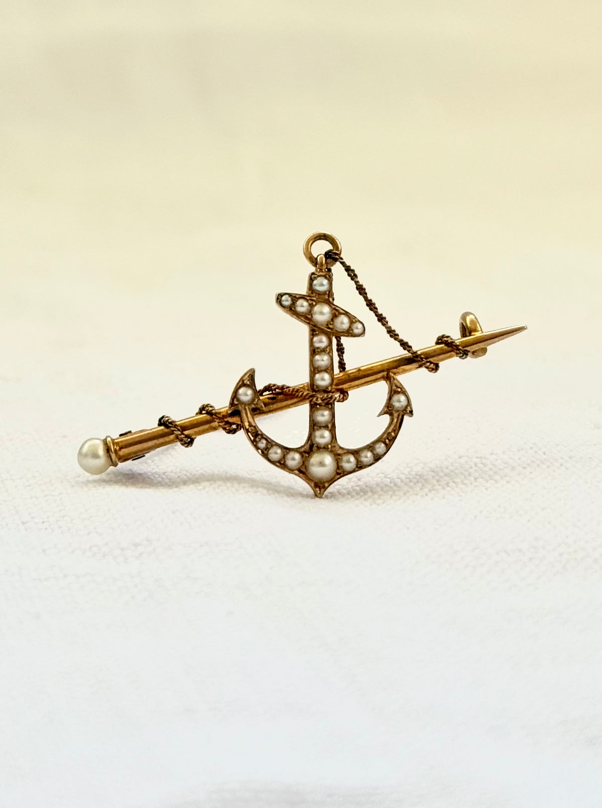 .15ct .1900s Art Nouveau Anchor seed pearl Edwardian 15ct gold sweetheart token heirloom brooch