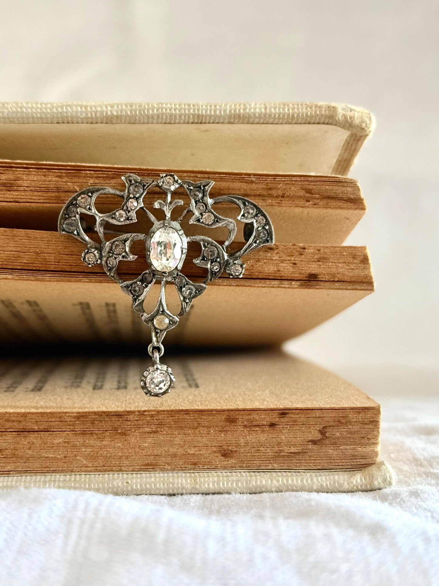 .1890s .1900s Belle Epoque rare Art Nouveau diamond paste floral leaf articulated dangle Edwardian era 800 silver leaf laurel paste gemstone brooch