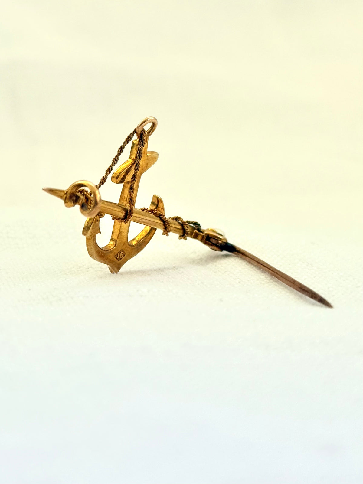 .15ct .1900s Art Nouveau Anchor seed pearl Edwardian 15ct gold sweetheart token heirloom brooch