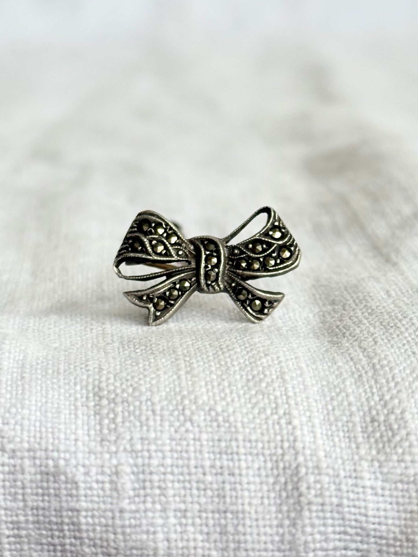 .1930s .1940s Art Deco revival Bow Ribbon silver Marcasite gemstone sweetheart brooch lapel pin