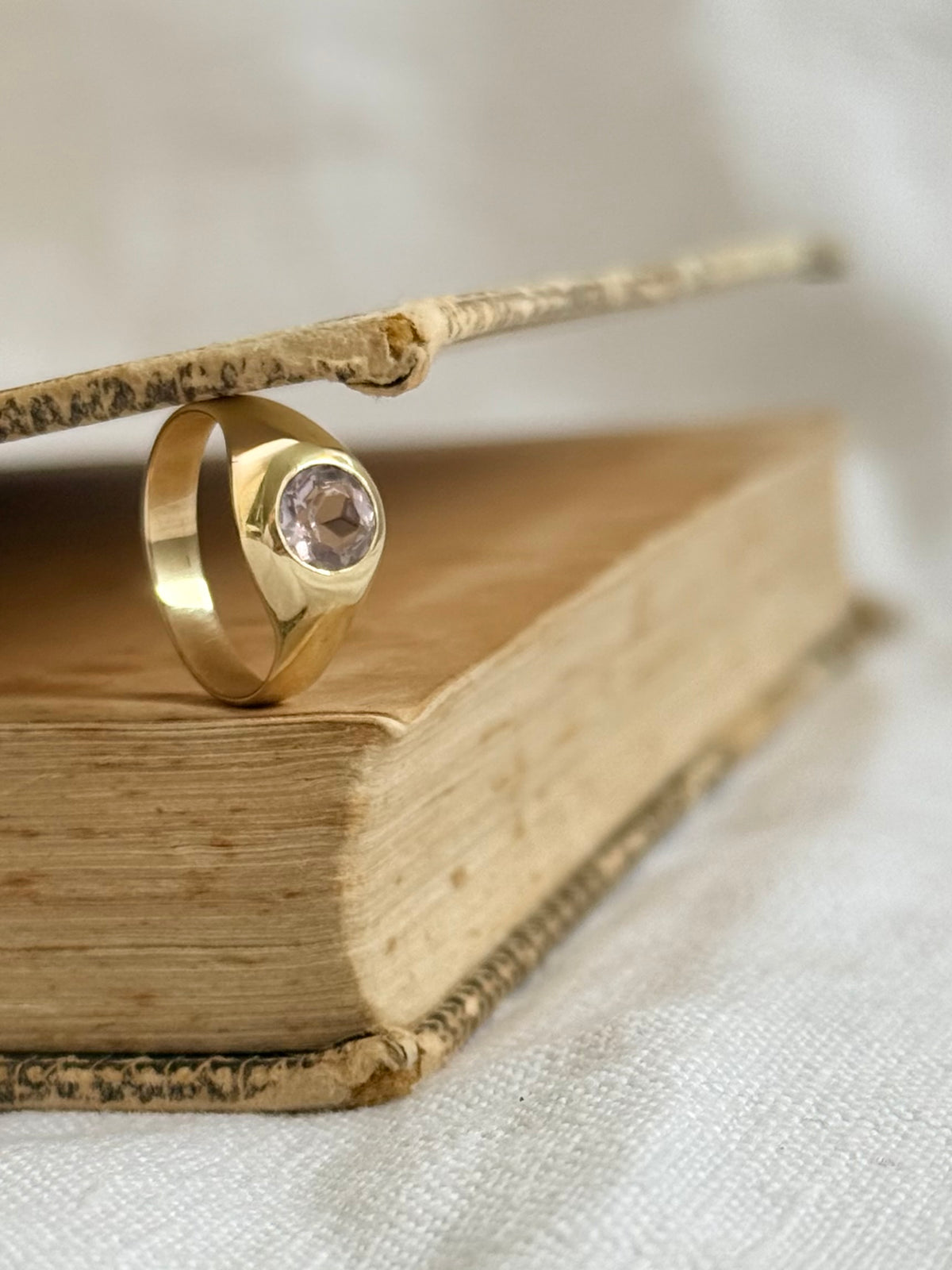 .1970s .375 .9ct Amethyst gemstone modernist 9ct gold classic signet unisex gypsy romantic purple gemstone gold pinky ring
