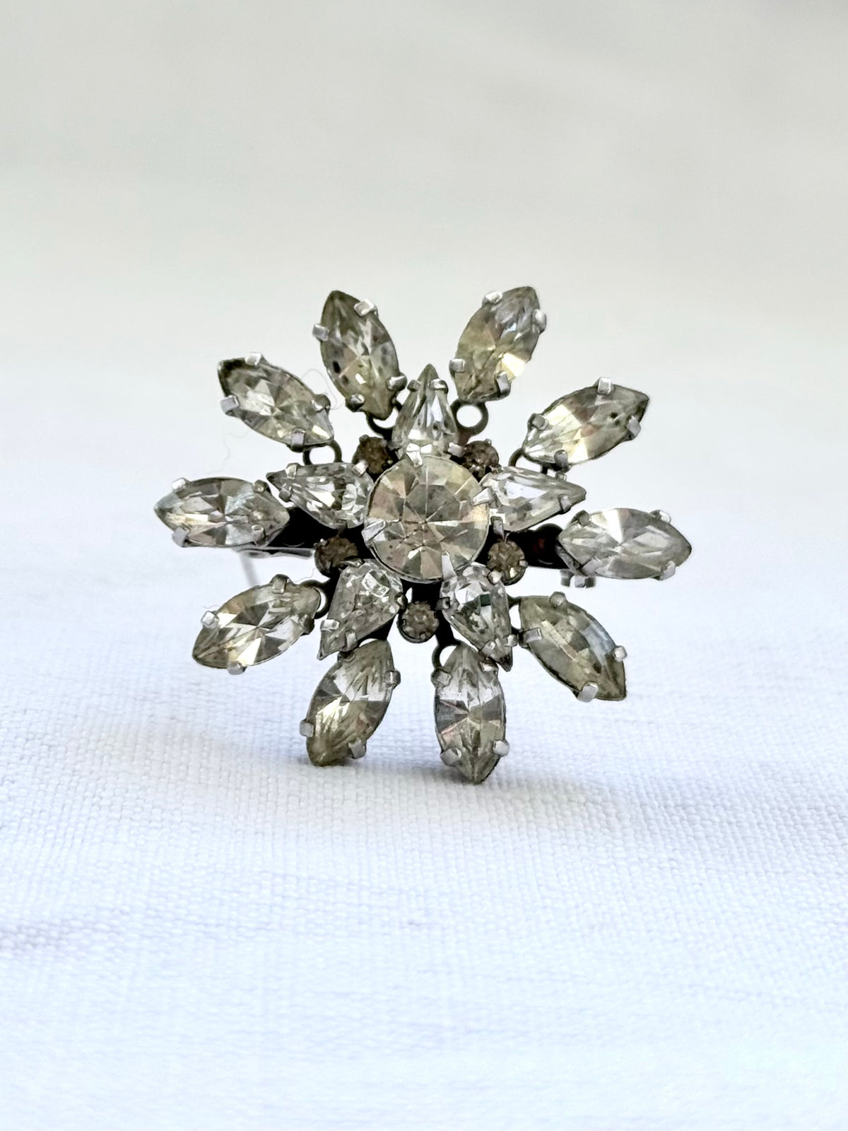 .1940s .1950s Celestial star clear flower crystal paste dress star burst costume brooch pin