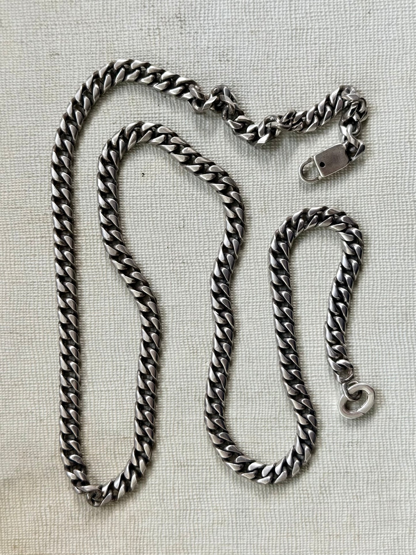 .1950s .1960s .925 chunky Mexican Modernist chunky solid sterling silver fancy form curb chain necklace with oval extender clasp fitting