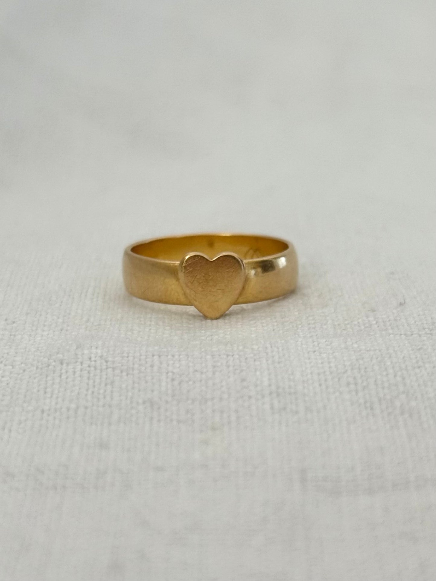 .18ct .1880s .1892 antique French .750 high carat yellow gold Bapst & Falize designer made heart love token band ring