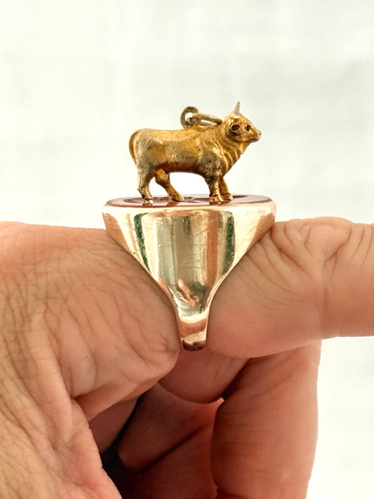 .14ct .1890s .1900s artisan crafted 585 yellow gold finely detailed Longhorn Heifer Bull figural charm with ruby eyes pendant