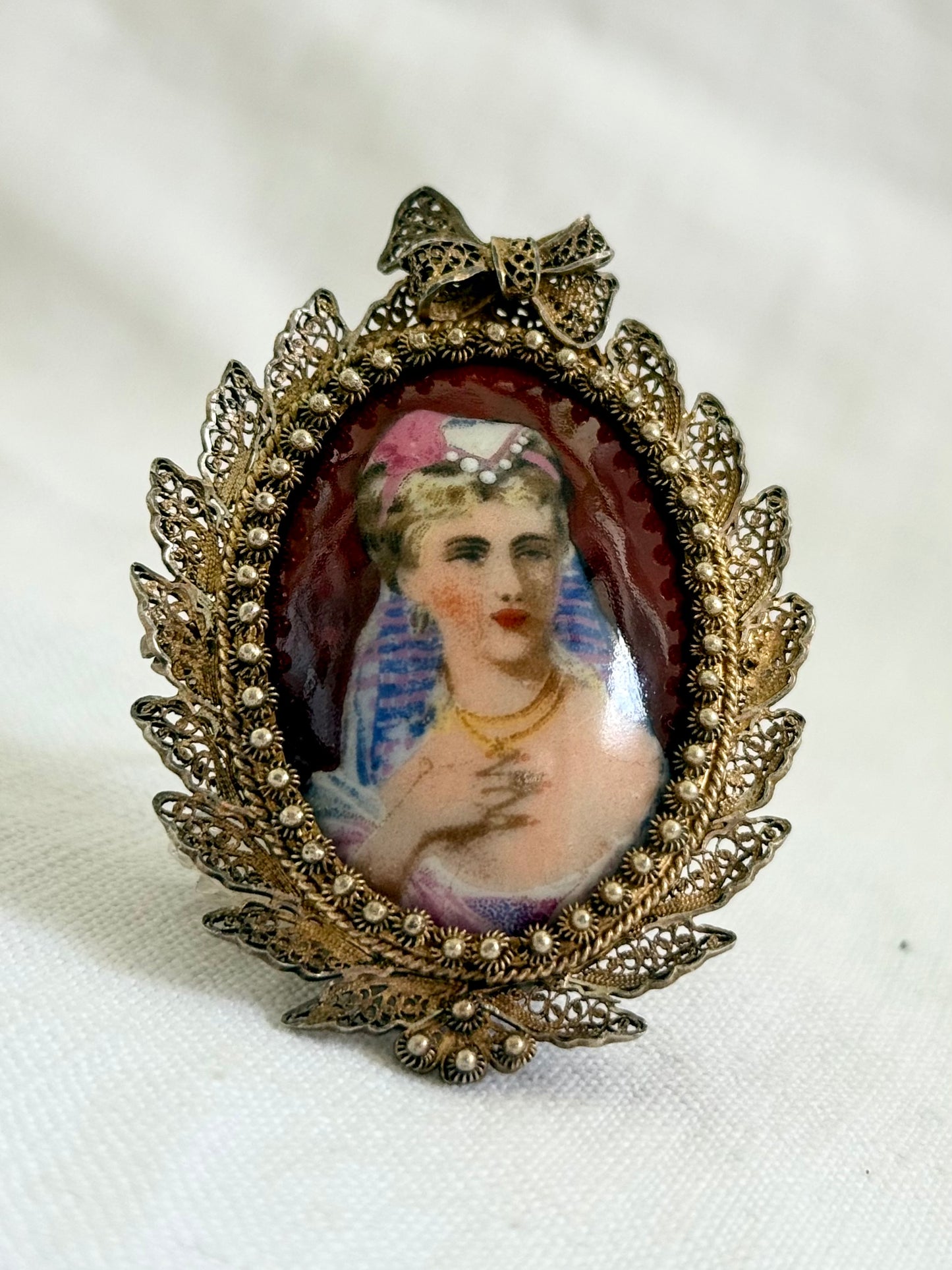 .1940s era Limoges hand painted romantic vintage porcelain brooch pendant with fancy fine hand turned filigree gold washed French silver collectors piece