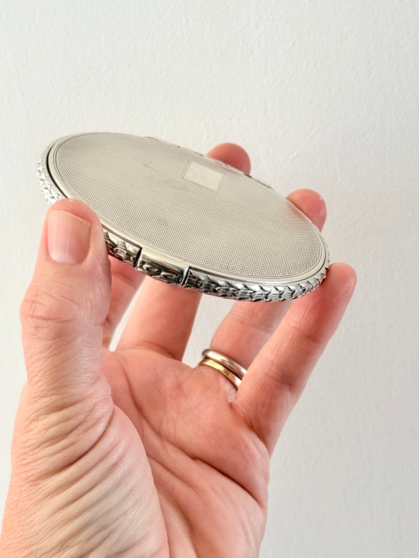 .1949 Solid Silver Art Deco revival exceptional quality hallmark Birmingham solid silver powder vanity compact