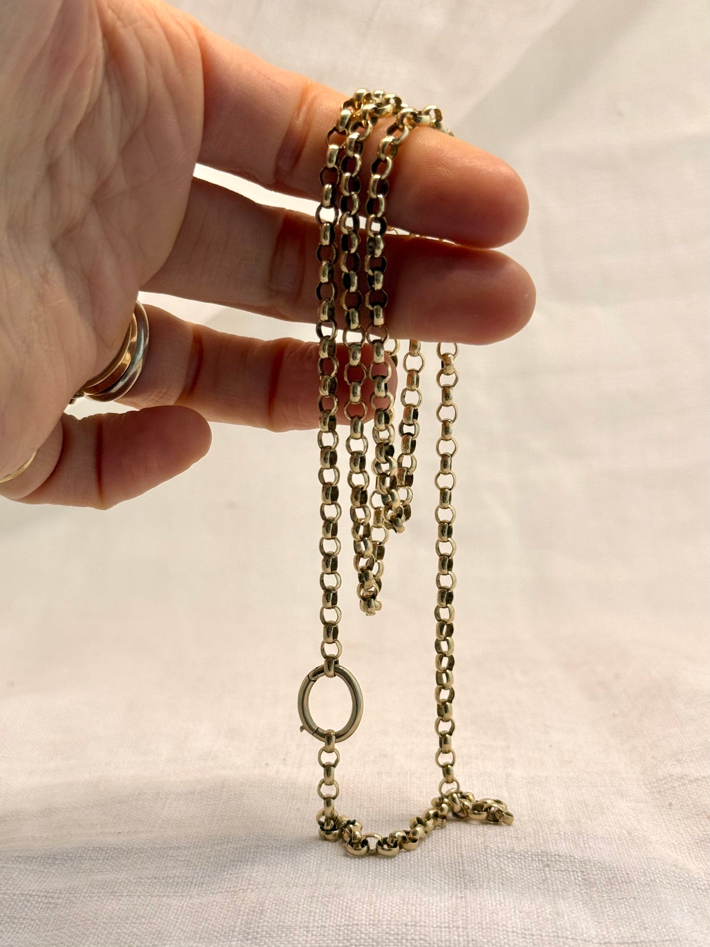 .1990s .375 .71cm long .9 carat classic long modernist gold large link belcher rolo long length belcher chain necklace with oval extender clasp