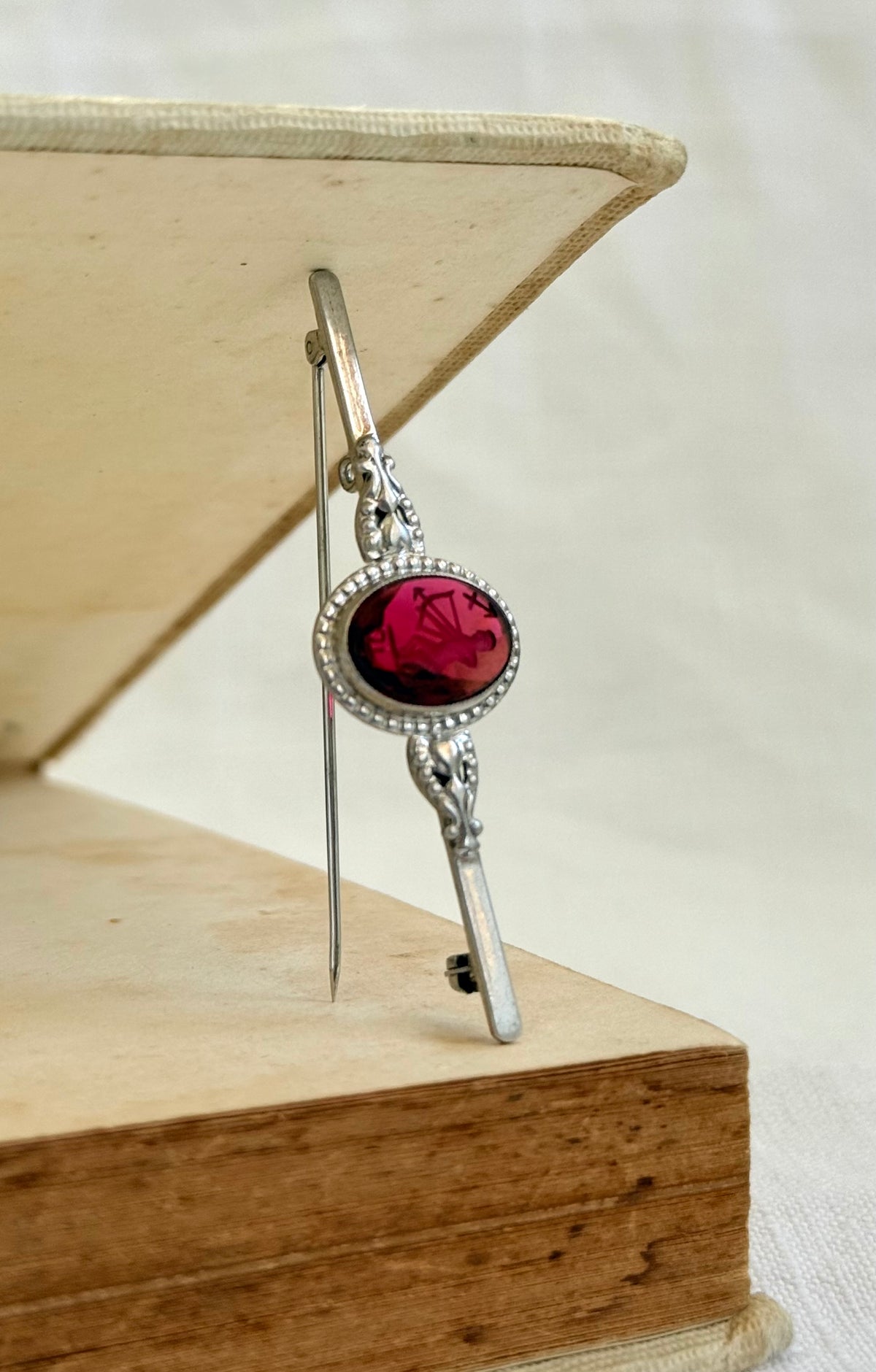 .1920s .925 Art Deco revival 1940s Zodiac Sagittarius reverse crystal glass intaglio sterling silver bar brooch