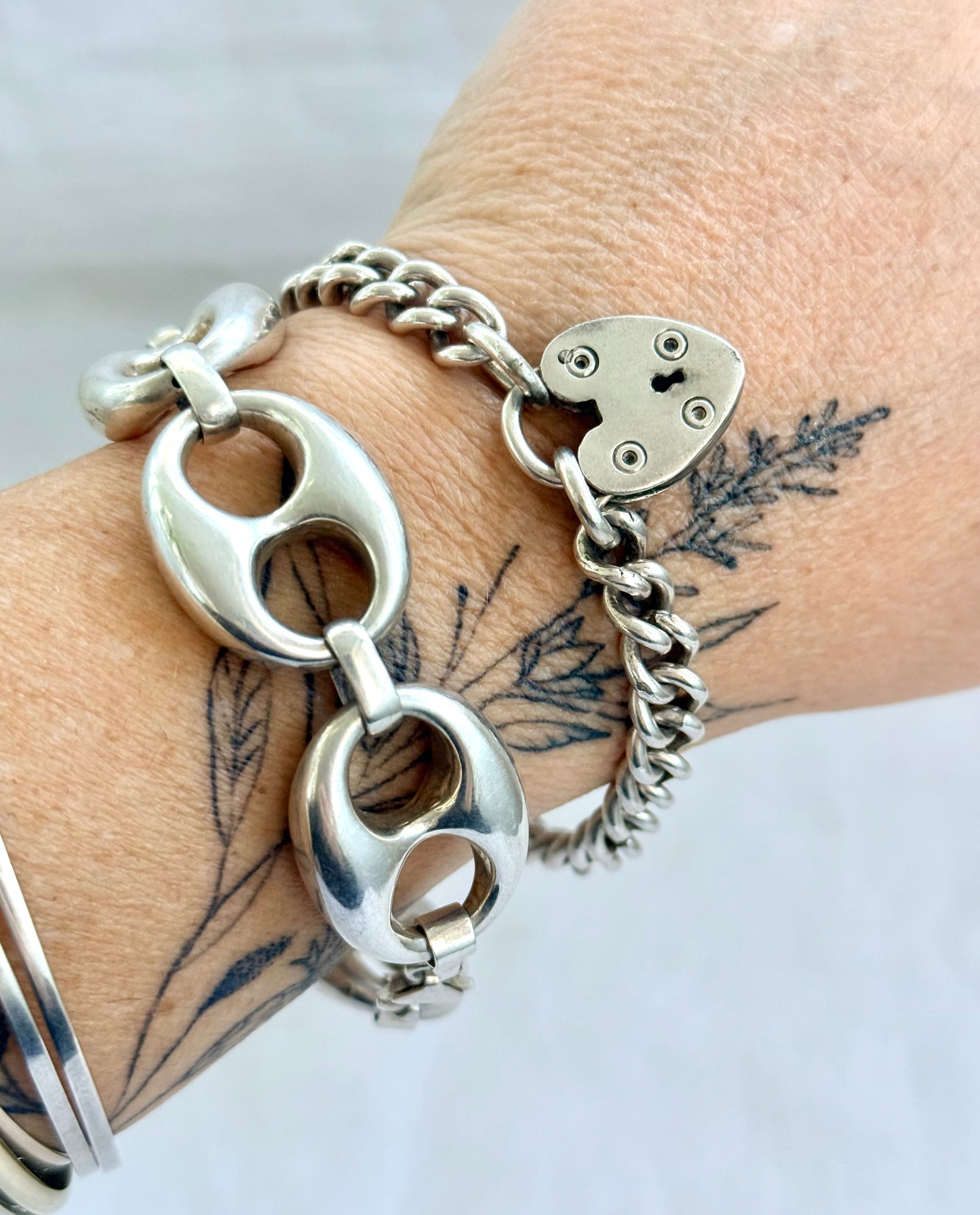 .1970s .925 solid silver chunky Victorian revival oversized heart padlock curb chain link bracelet