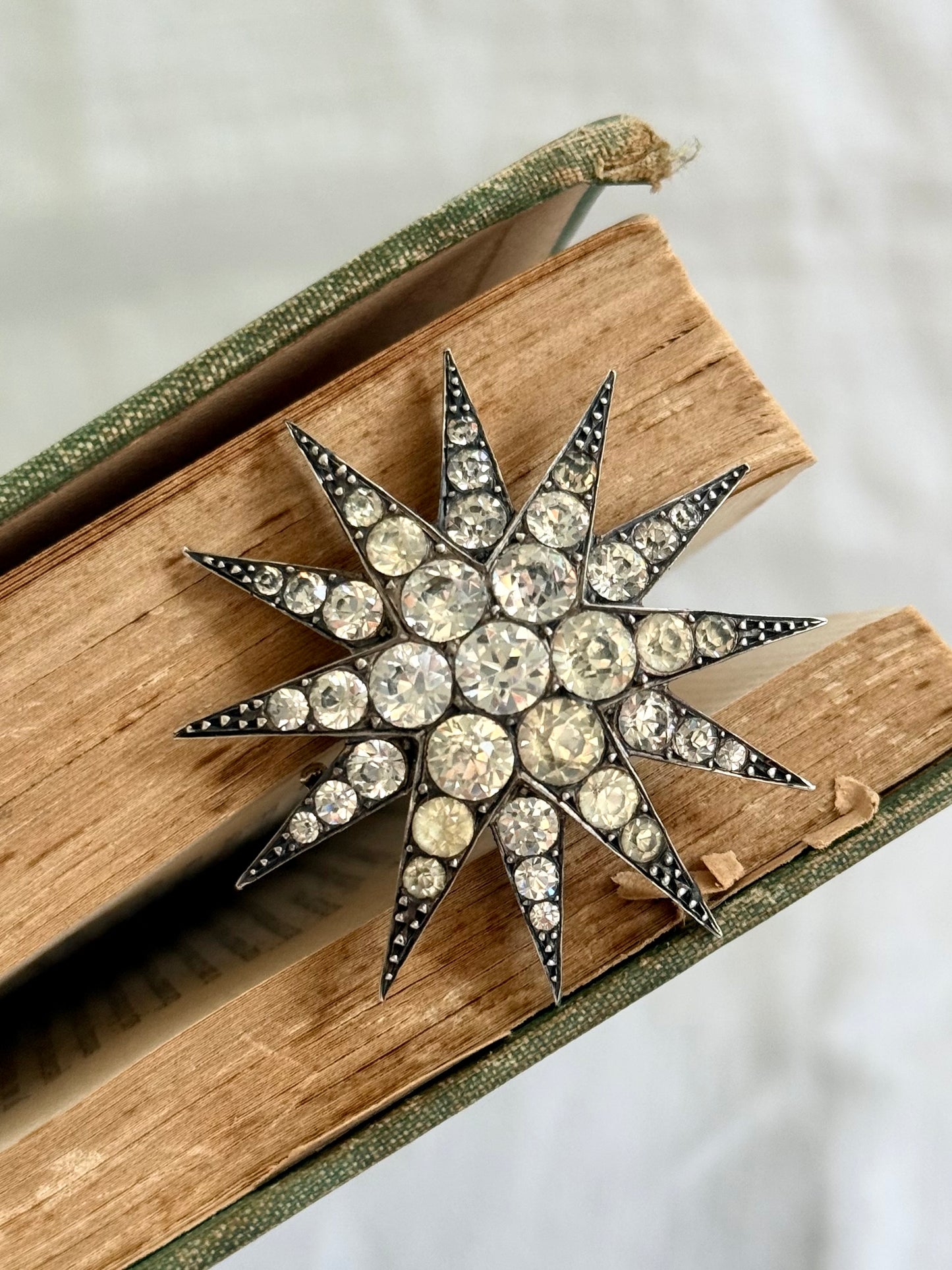 .1880s .1900s antique .900 silver Victorian Edwardian large Celestial starburst star bright hand cut paste gemstone true antique celestial star brooch