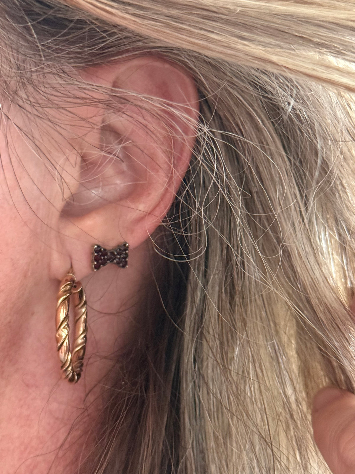 .26mm diameter .375 .9ct rose gold and yellow gold twist twirl fancy two tone 9ct gold medium sized hoop huggy gold earrings