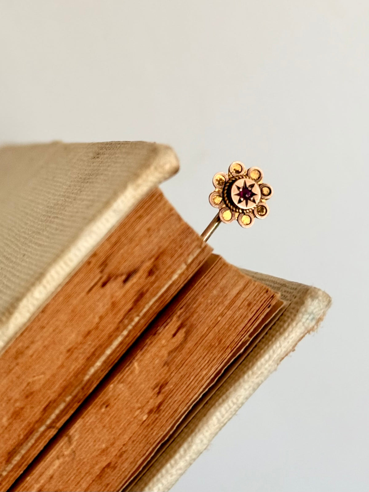 .1890s .1900s .375 .9ct gold antique Victorian ruby gemstone floral star burst rose gold lapel pin in original velvet gift box