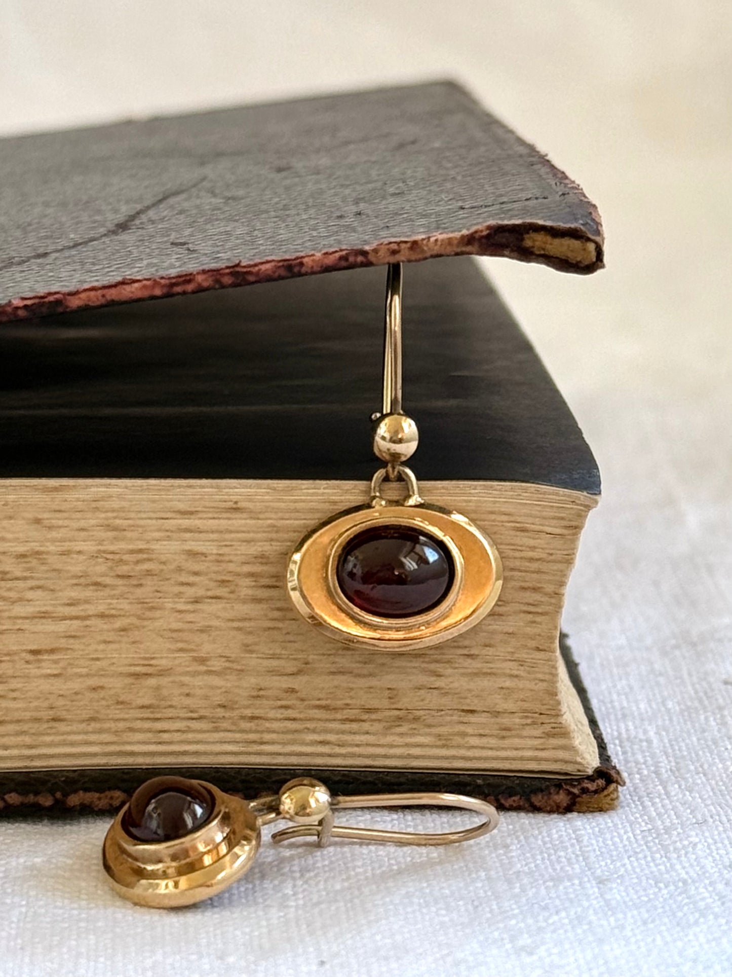 .15ct rose gold .1942 .625 gold Garnet cabochon gemstone collectors oval heirloom cufflink drop dangle earrings