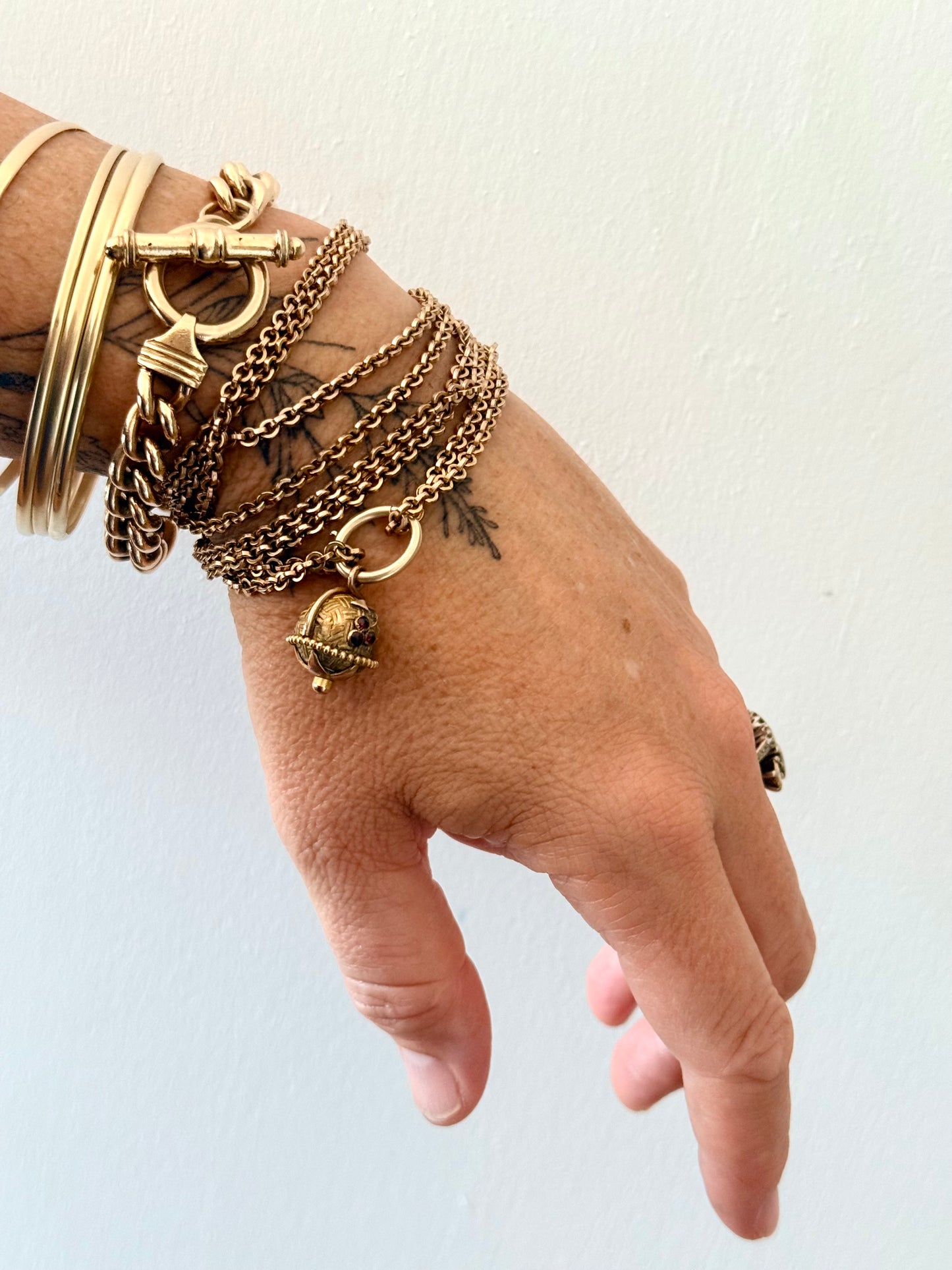 .375 .9ct yellow gold modernist chunky gold solid and heavy gold wide link t-bar toggle chunky fob chain curb bracelet