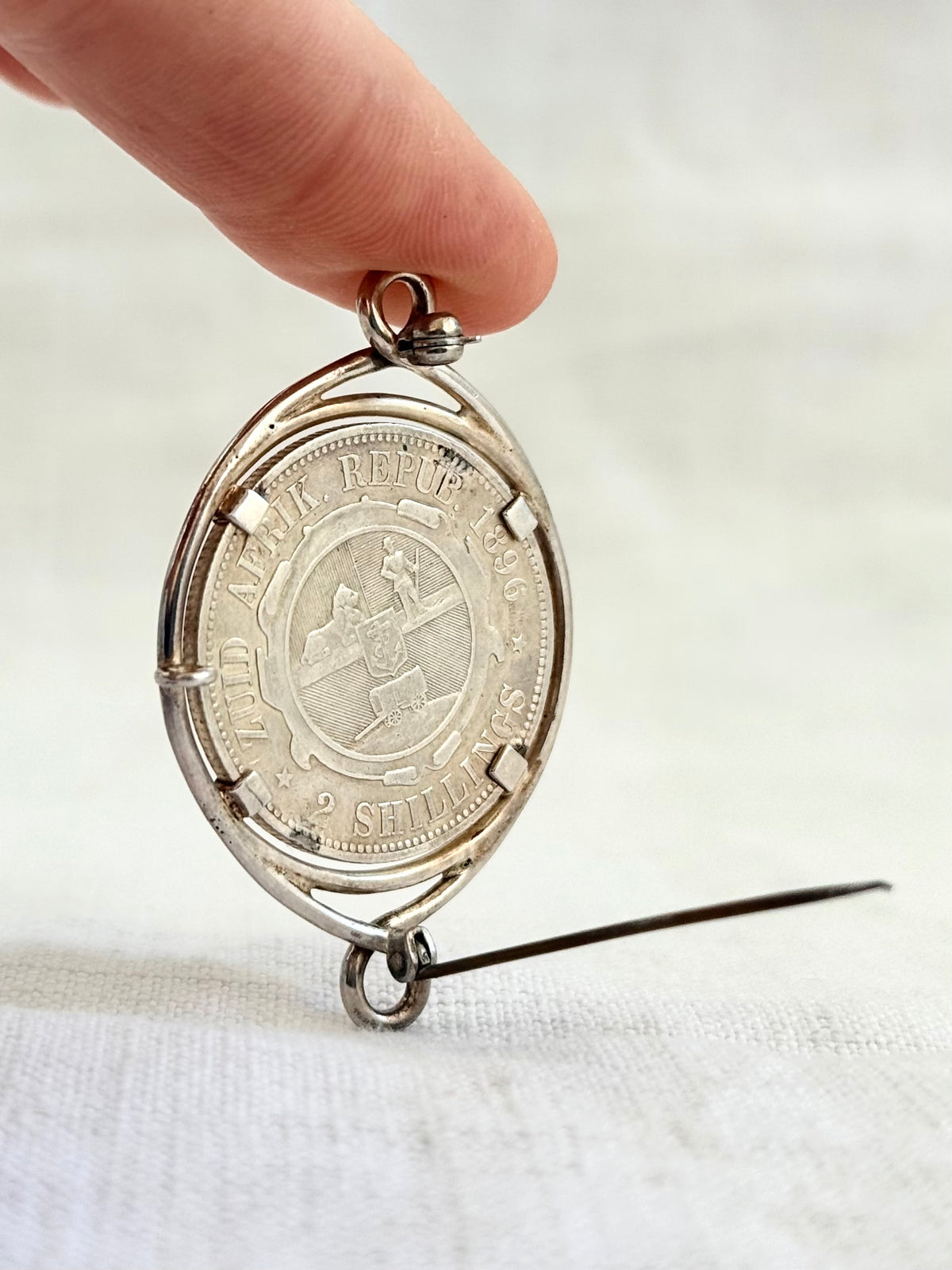 .1896 .2 shilling .925 antique ZAR South African large silver 2 Shilling collectors coin pendant brooch