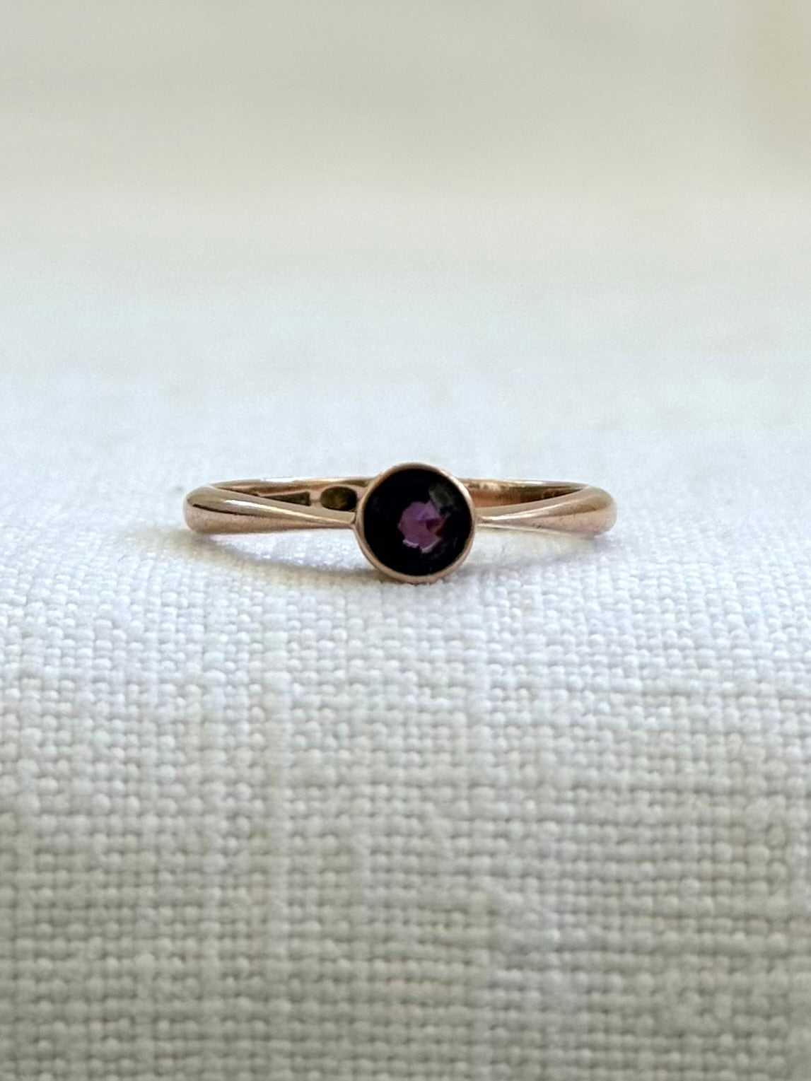 .1926 .375 .9ct Rose Gold Amethyst Art Deco era Antique dress ring