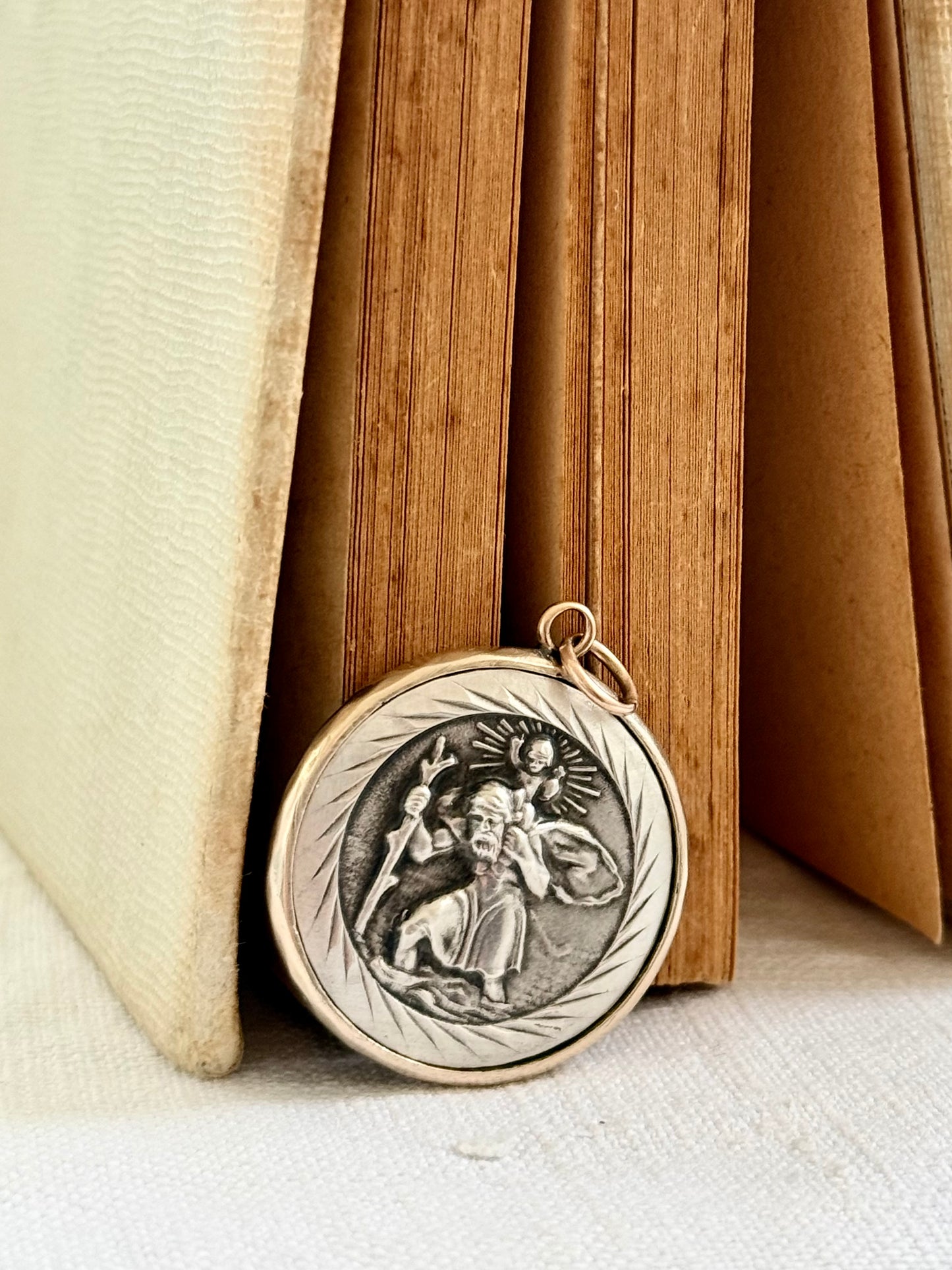 .1850s .1860s .375 gold .925 silver antique Victorian Scottish agate pebble stone pendant with St Christopher token pendant
