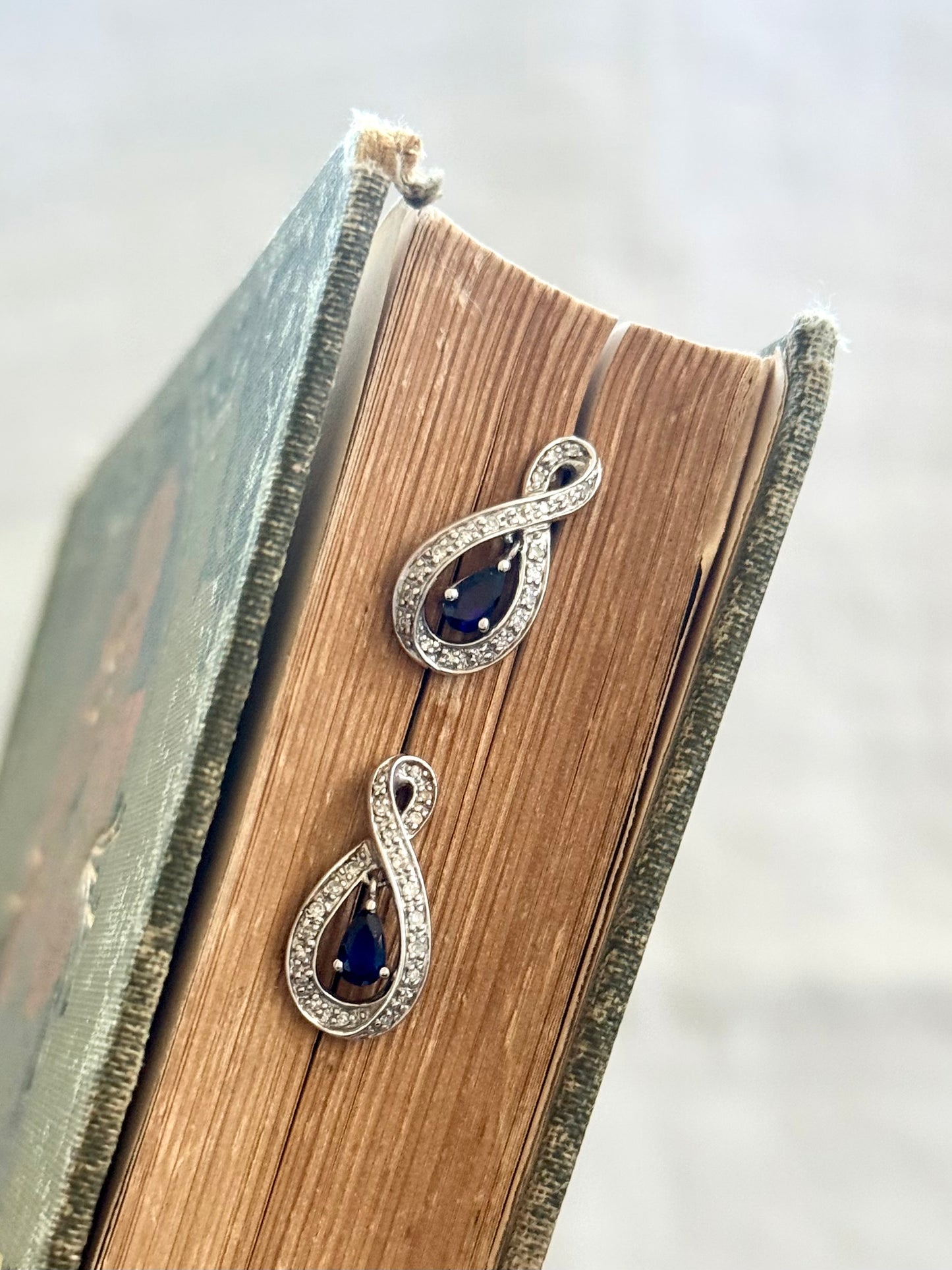 .375 .42 diamond .2 sapphires .9ct white gold infinity teardrop luxury post stud dangle diamond and sapphire push in earrings