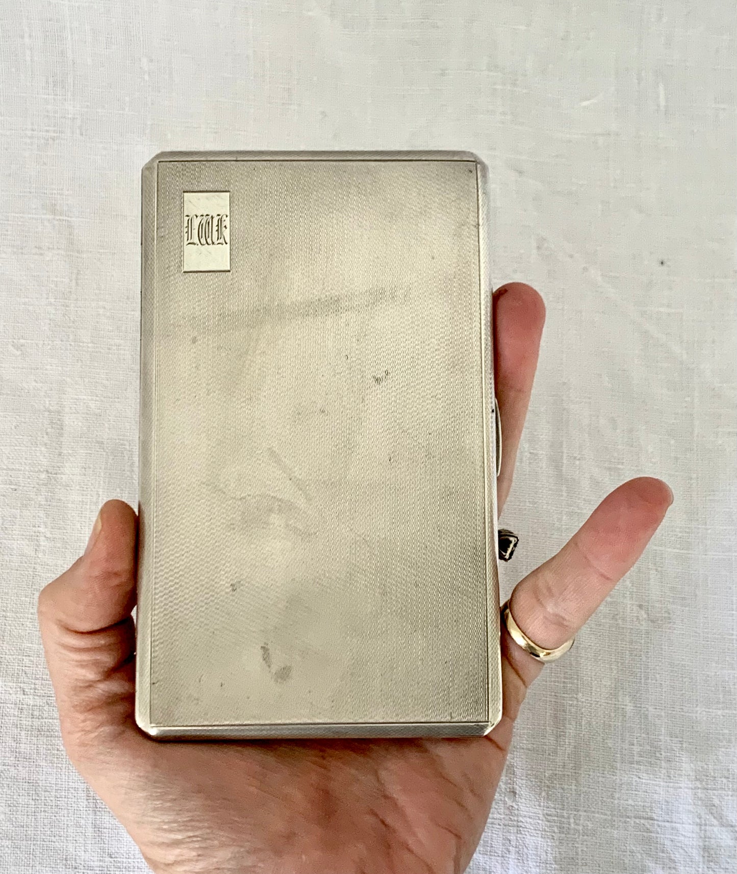 1933 exceptional solid and heavy and sturdy sterling silver English engine turned hallmarked Case