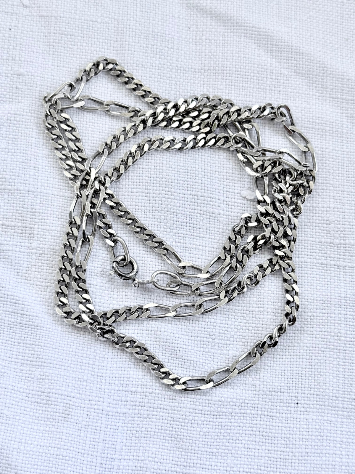 .1970s .925 .71cm long retro perfect sterling silver flat curb chain Figaro chain modernist chain link long retro perfect necklace