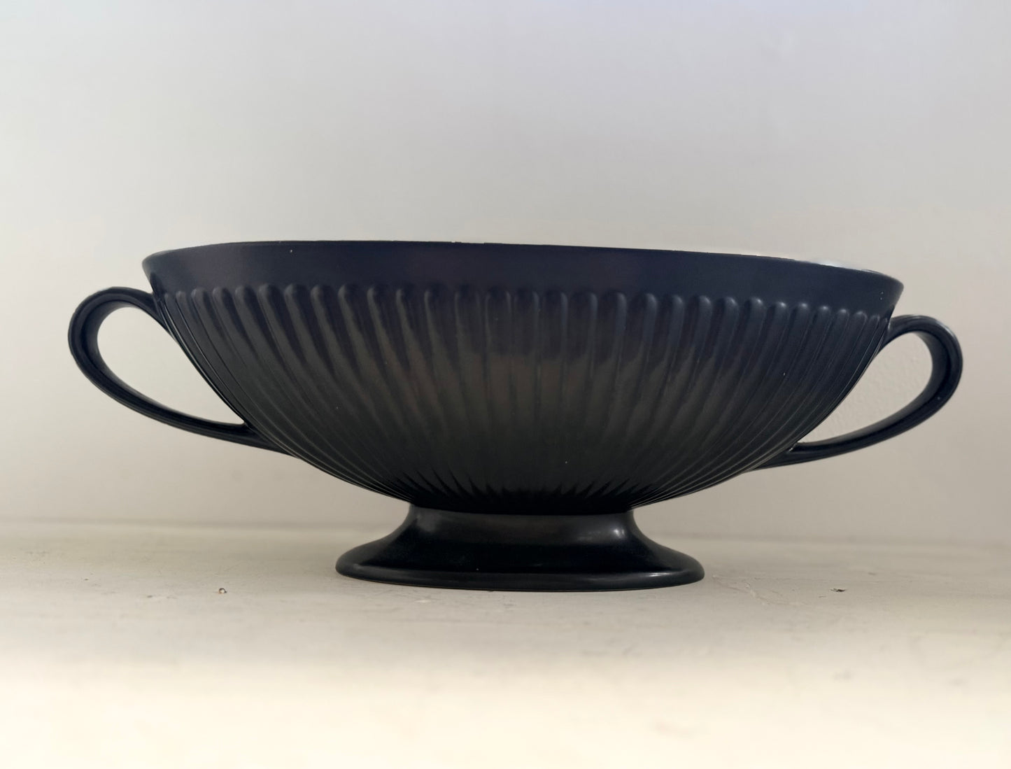 .1940s .1960s Wedgwood collectors Black Etruria of Barlaston large Neoclassic Grecian revival Fluted mantle vase planter