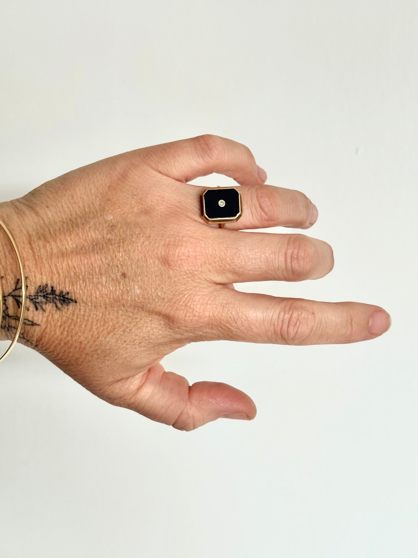 .18ct .1920s .1930s .750 Art Deco Diamond and black Onyx panel yellow gold Birmingham 1934 buttery gold signet panel ring