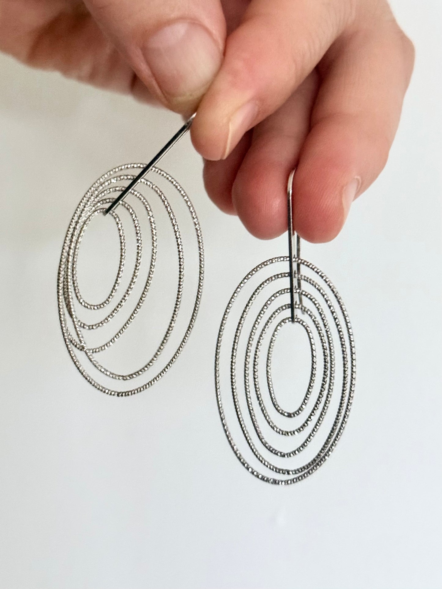 .2000s .925 silver Oval dangle Rhodium plated CiCi designer Cascade multi Oval drop dangle sway designer old stock new earrings