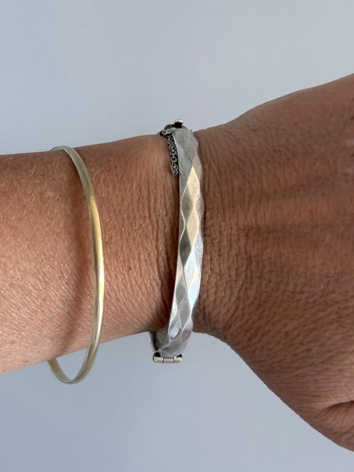 .1961 .925 Birmingham diamond faceted sterling silver hallmarked mid century modern harlequin clasp bangle