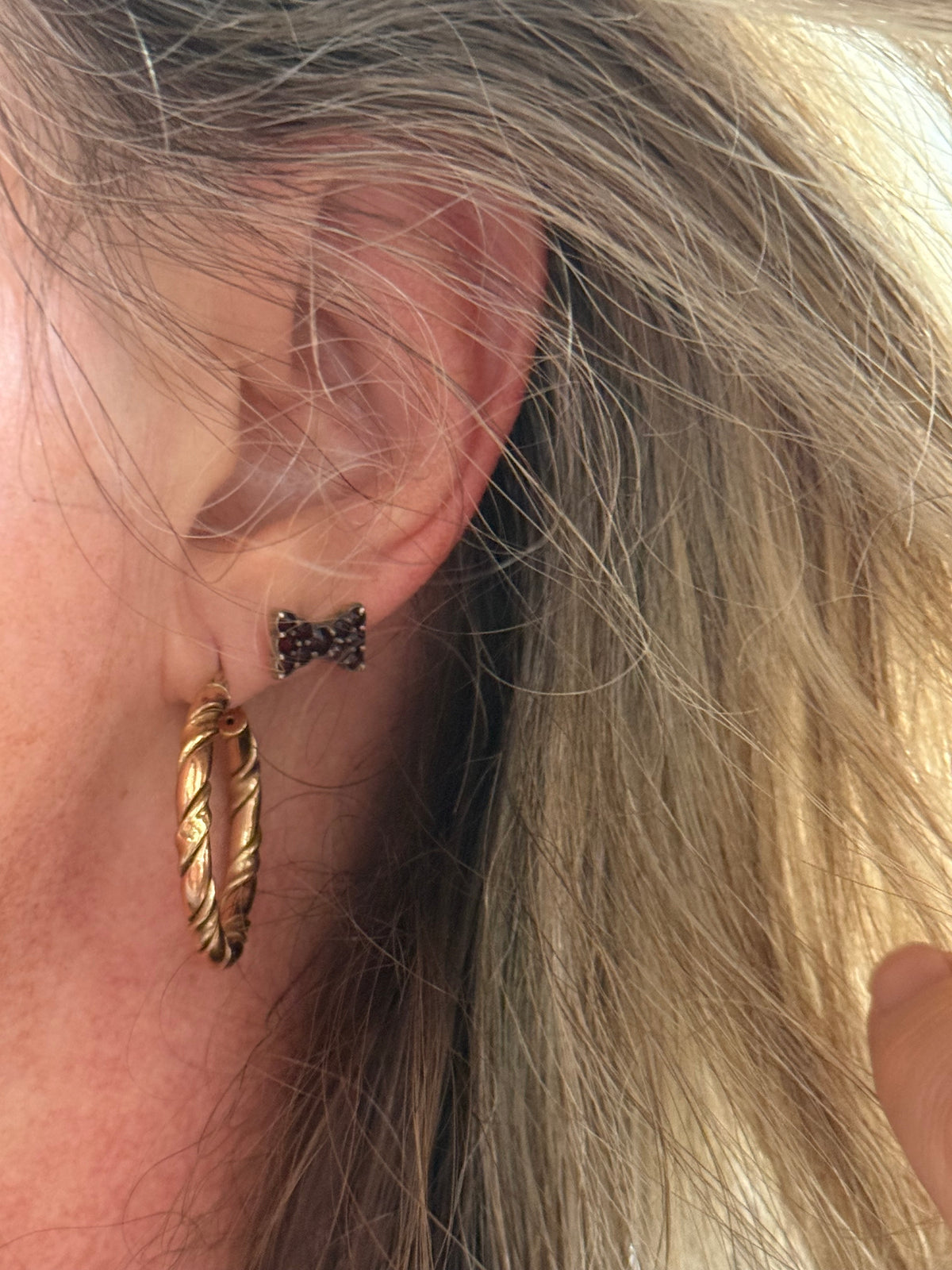 .26mm diameter .375 .9ct rose gold and yellow gold twist twirl fancy two tone 9ct gold medium sized hoop huggy gold earrings