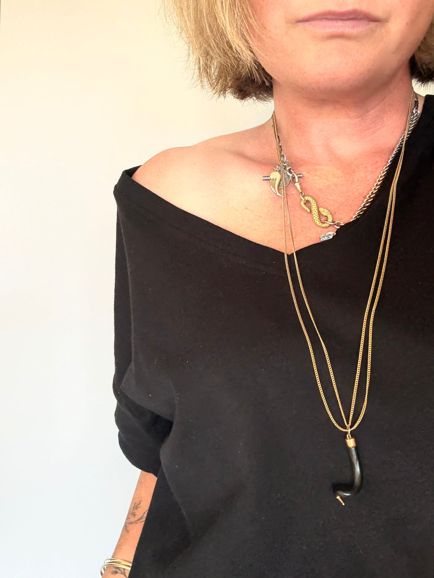 .14ct .1880s .1920s .585 gold and natural spiral twist horn amulet pendant