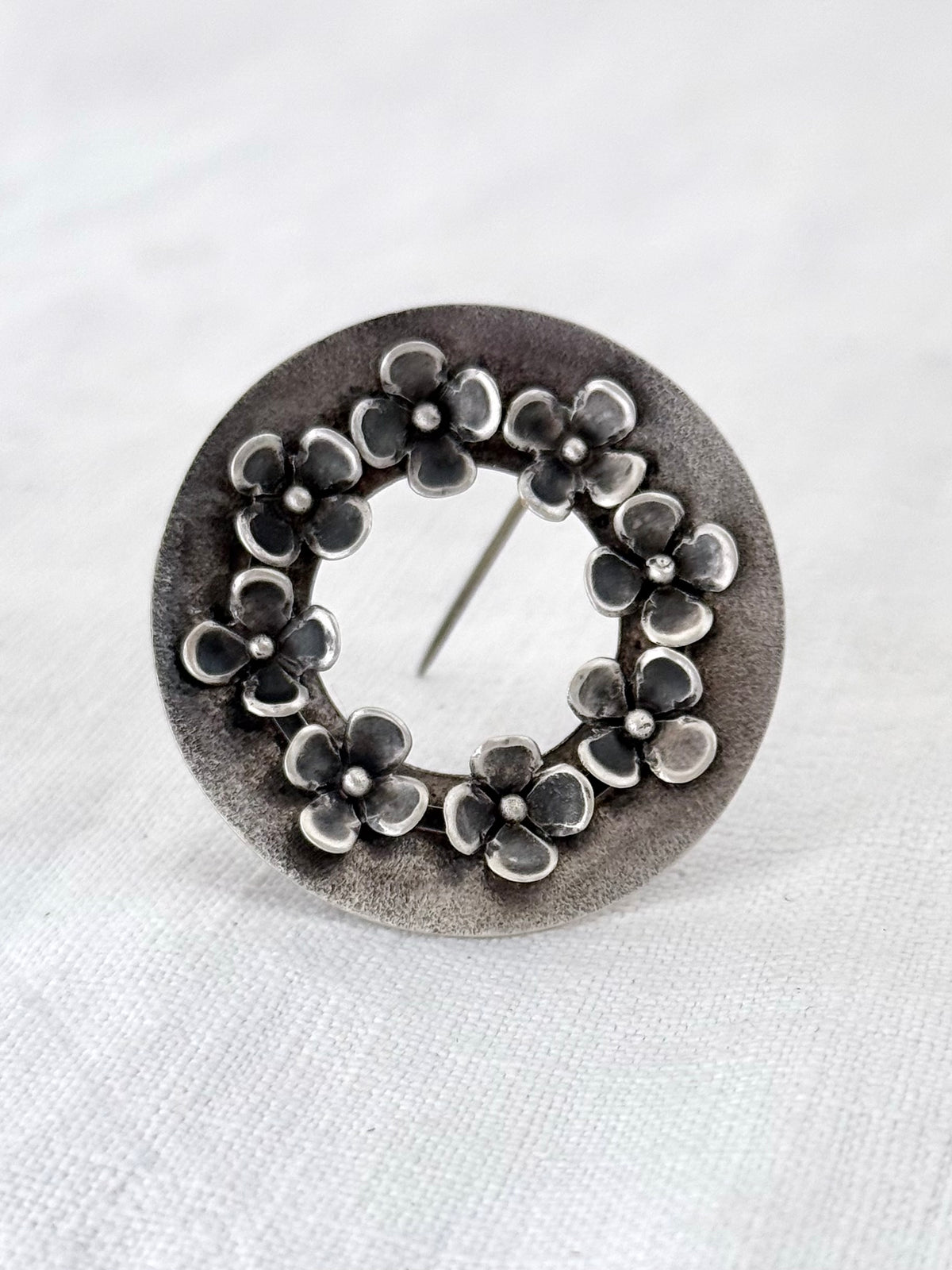 .1950s .1960s .925 sterling silver hand made modernist Mid Century Modern flower daisy wreath solid silver circle brooch
