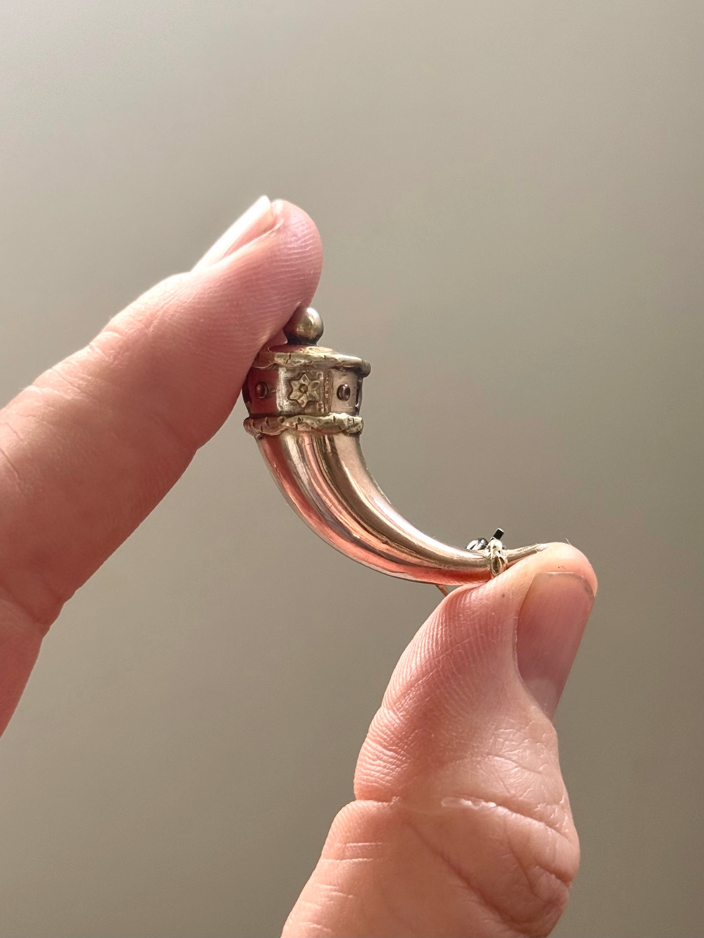 .1800s antique late Georgian Early Victorian Gold Cornucopia Horn of Plenty treasured symbolic talisman brooch