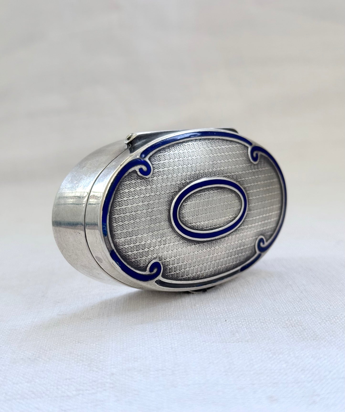 .1912 .925 antique Edwardian fine solid sterling silver blue enamel well sized oval shaped lidded trinket box