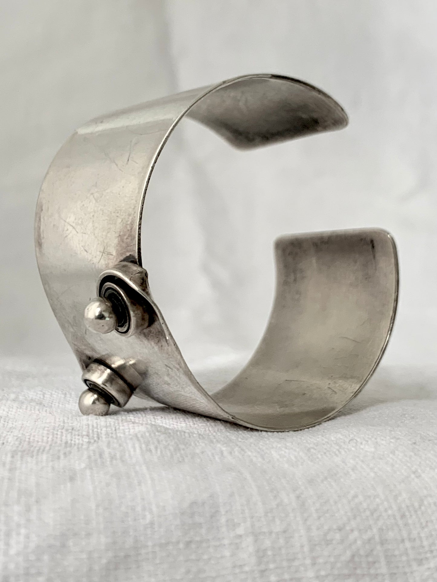 .925 1950s 1960s American Orb Sphere MCM abstract rare and collectable designer Otto Robert Bade Mid Century Modern sterling silver Modernist artisan made collectors cuff bangle