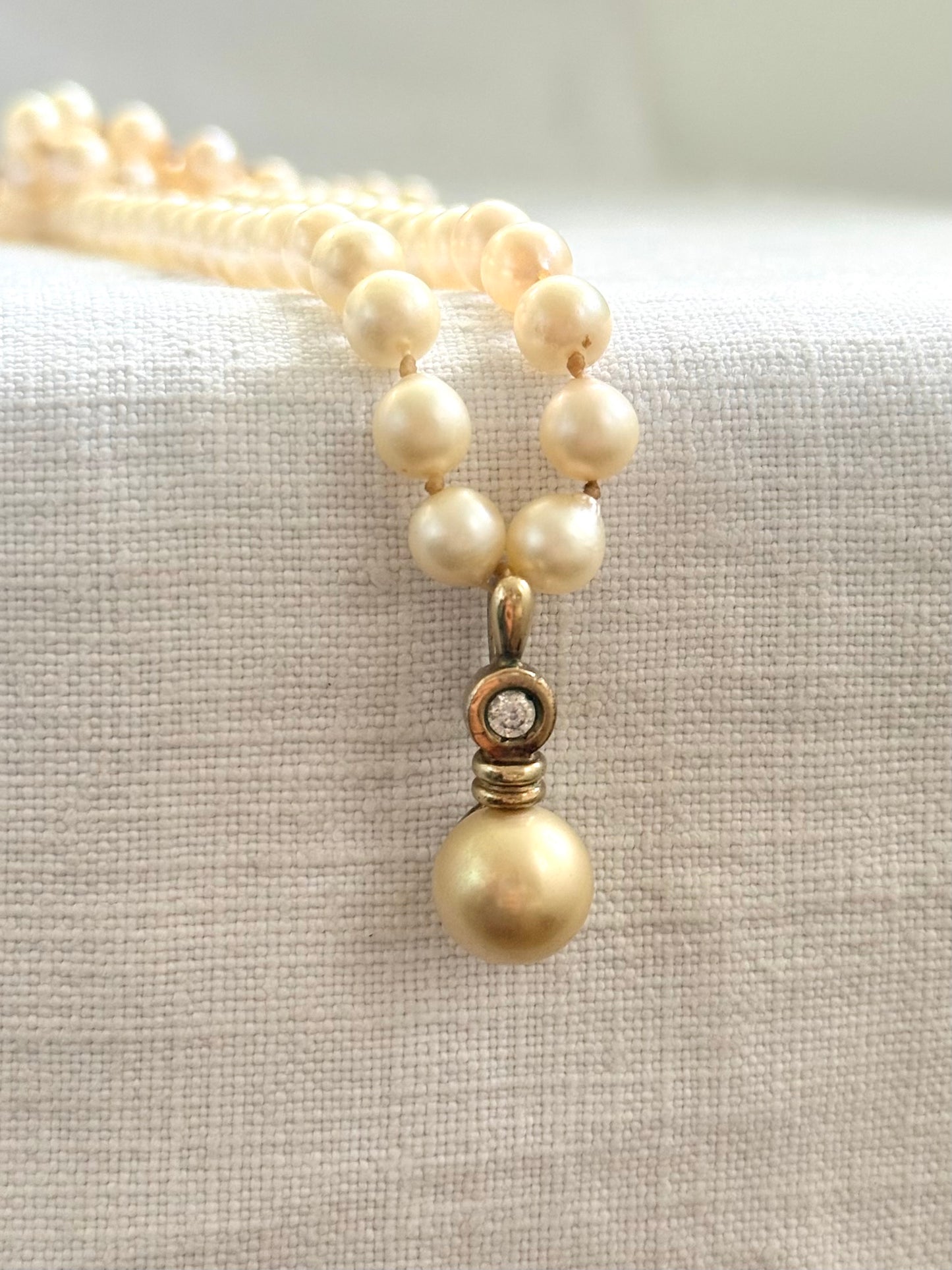 .1990s .925 gold plated Majorica Spanish designer pearl clip on enhancer pendant