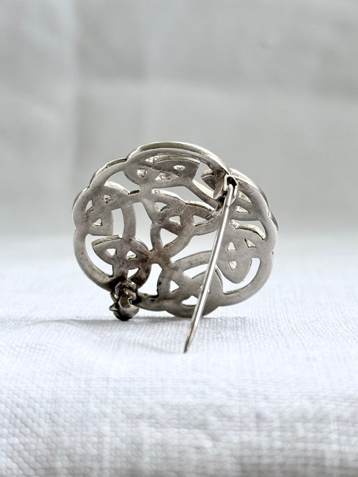 .1960s .1970s .925 Celtic knot circular sterling silver brooch