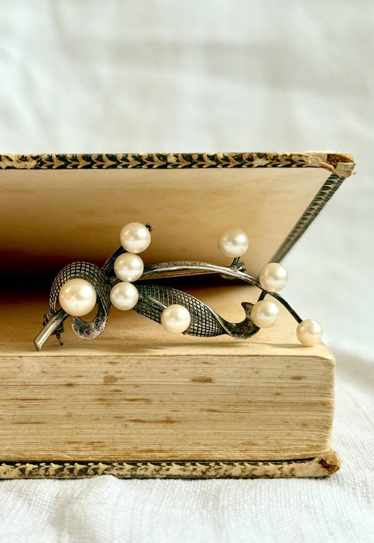 .1940s .925 Akoya Pearl snowbell flower leaf spray mid century heirloom silver pearl brooch
