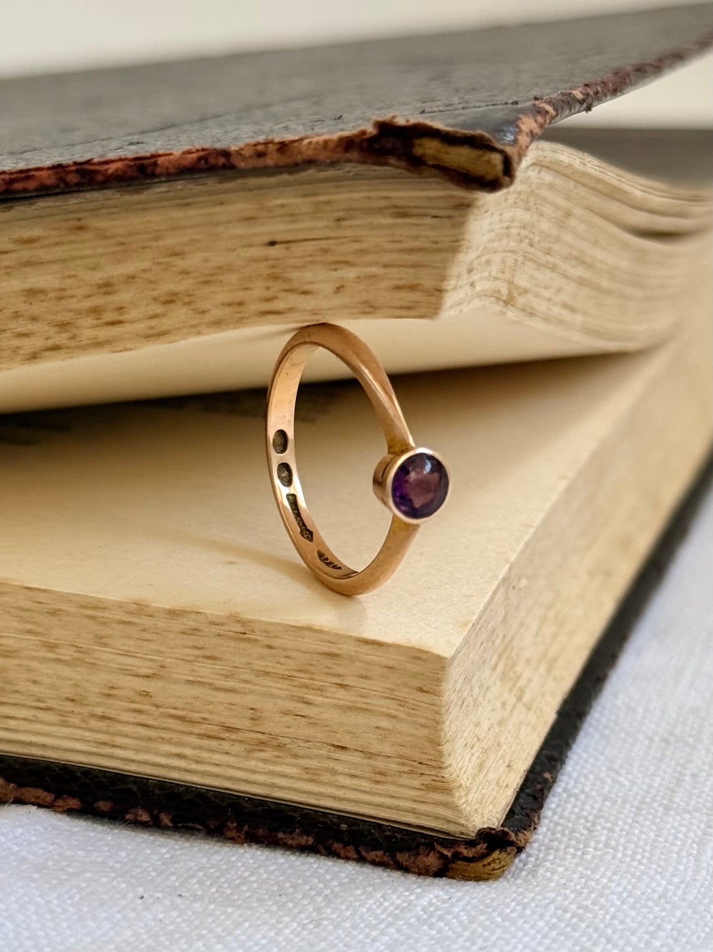 .1926 .375 .9ct Rose Gold Amethyst Art Deco era Antique dress ring